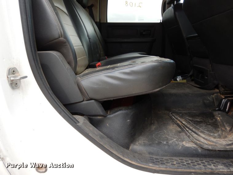 image for item DJ8082 2011 Dodge Ram 5500HD  Crew Cab flatbed truck