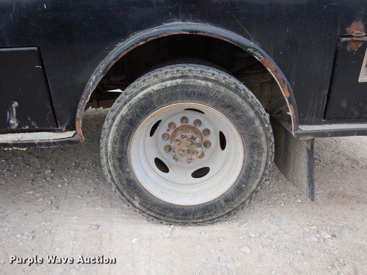 image for item DJ8082 2011 Dodge Ram 5500HD  Crew Cab flatbed truck