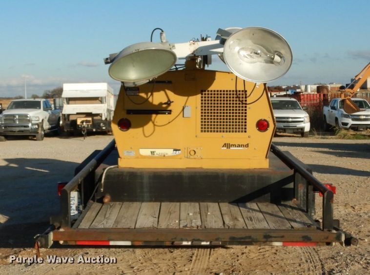 image for item DJ8085 2007 Apache utility trailer