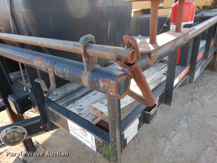 image for item DJ8085 2007 Apache utility trailer