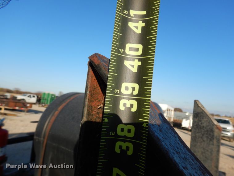 image for item DJ8085 2007 Apache utility trailer