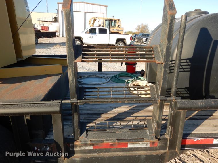 image for item DJ8085 2007 Apache utility trailer