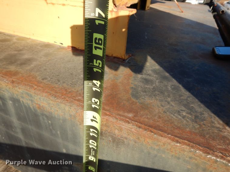 image for item DJ8085 2007 Apache utility trailer