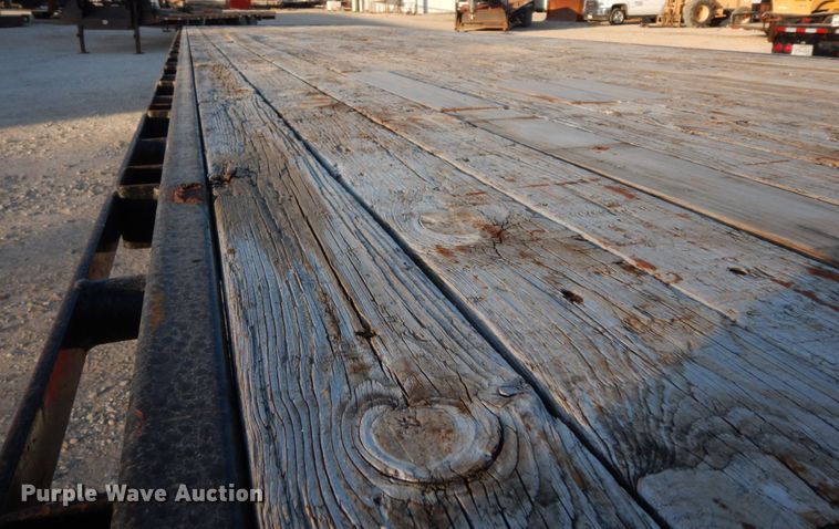 image for item DJ8092 2007 PJ equipment trailer