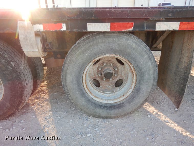 image for item DJ8092 2007 PJ equipment trailer