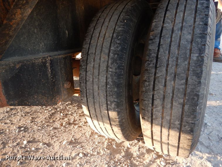 image for item DJ8092 2007 PJ equipment trailer