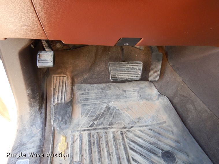 image for item DJ8096 2014 Chevrolet Silverado 1500  Crew Cab pickup truck