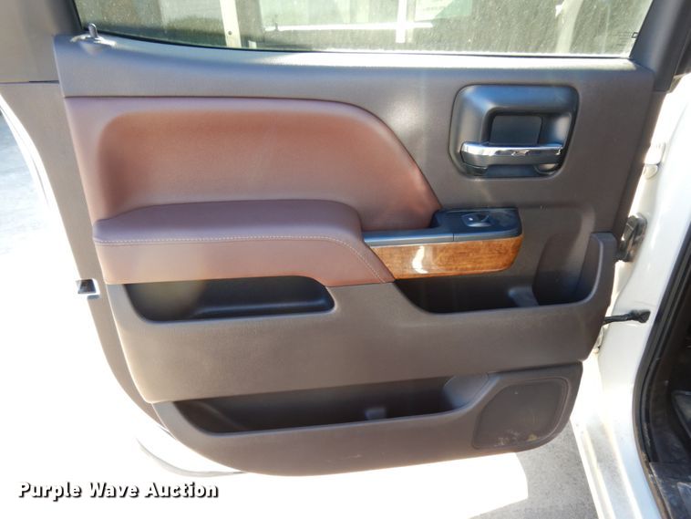 image for item DJ8096 2014 Chevrolet Silverado 1500  Crew Cab pickup truck