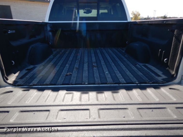 image for item DJ8096 2014 Chevrolet Silverado 1500  Crew Cab pickup truck