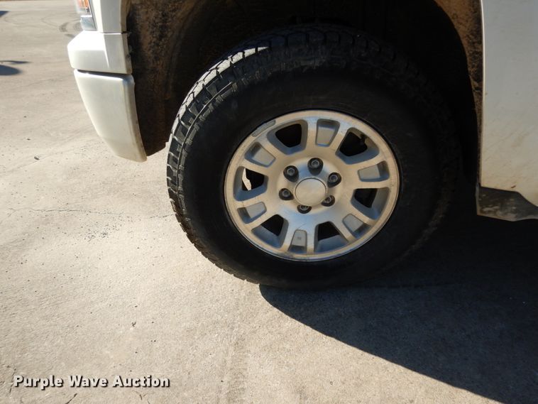 image for item DJ8096 2014 Chevrolet Silverado 1500  Crew Cab pickup truck