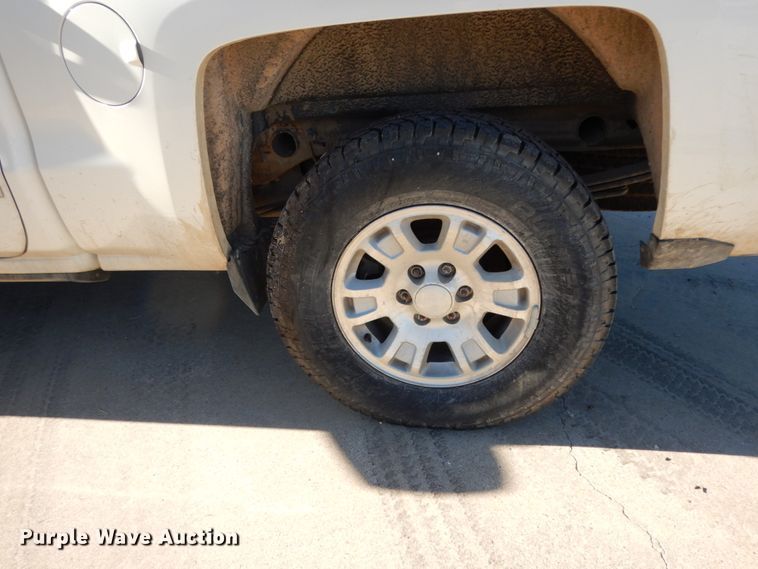 image for item DJ8096 2014 Chevrolet Silverado 1500  Crew Cab pickup truck