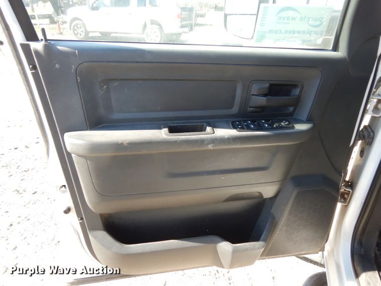 image for item DJ8098 2011 Dodge Ram 5500HD  Crew Cab flatbed truck