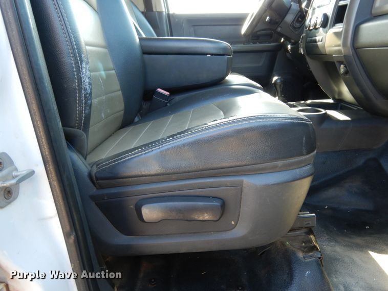 image for item DJ8098 2011 Dodge Ram 5500HD  Crew Cab flatbed truck