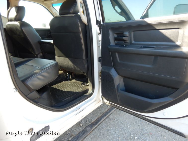 image for item DJ8098 2011 Dodge Ram 5500HD  Crew Cab flatbed truck