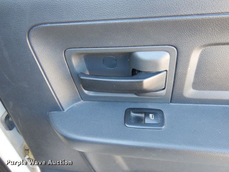 image for item DJ8098 2011 Dodge Ram 5500HD  Crew Cab flatbed truck