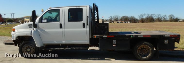 image for item DJ8109 2008 GMC C4500  Crew Cab flatbed truck
