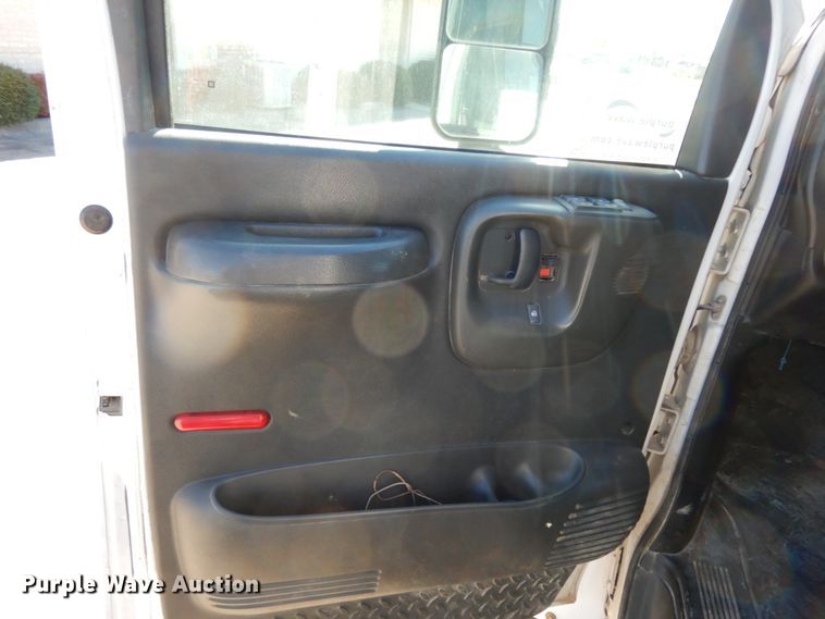 image for item DJ8109 2008 GMC C4500  Crew Cab flatbed truck