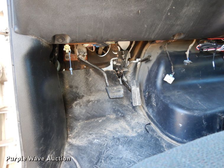 image for item DJ8109 2008 GMC C4500  Crew Cab flatbed truck