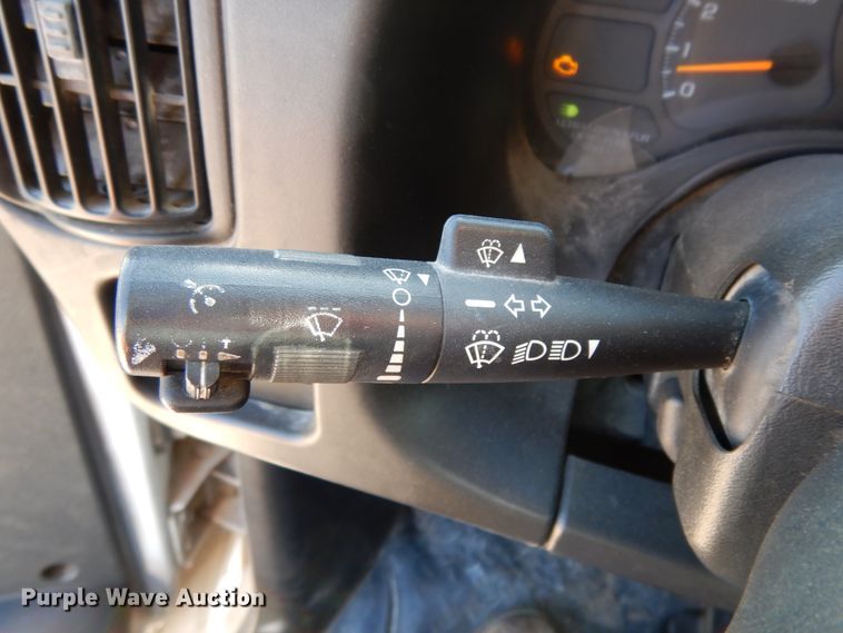 image for item DJ8109 2008 GMC C4500  Crew Cab flatbed truck