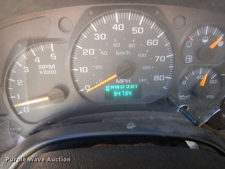 image for item DJ8109 2008 GMC C4500  Crew Cab flatbed truck