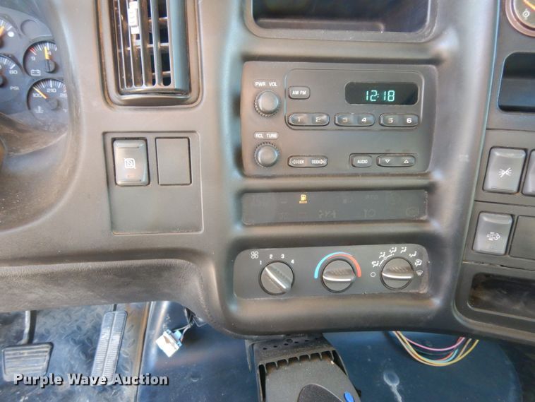 image for item DJ8109 2008 GMC C4500  Crew Cab flatbed truck