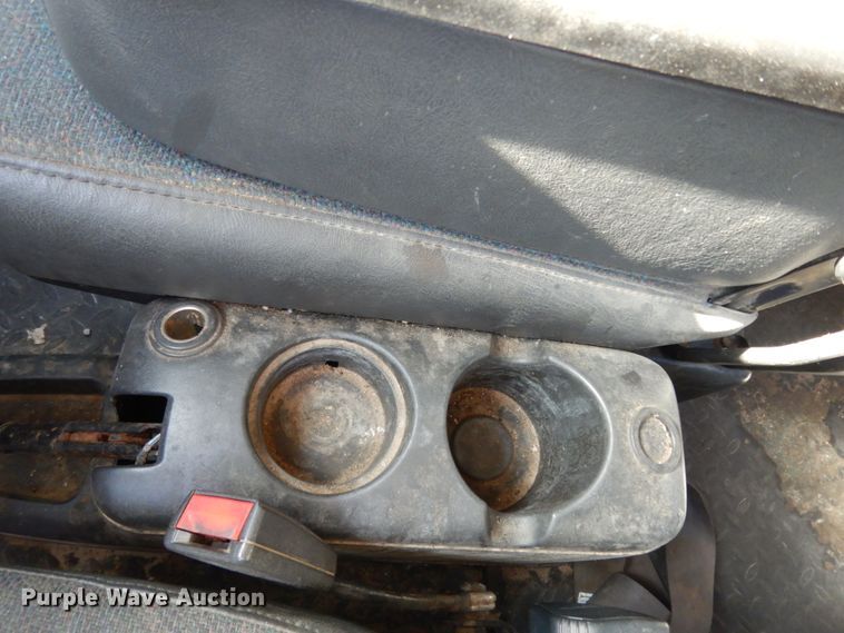 image for item DJ8109 2008 GMC C4500  Crew Cab flatbed truck