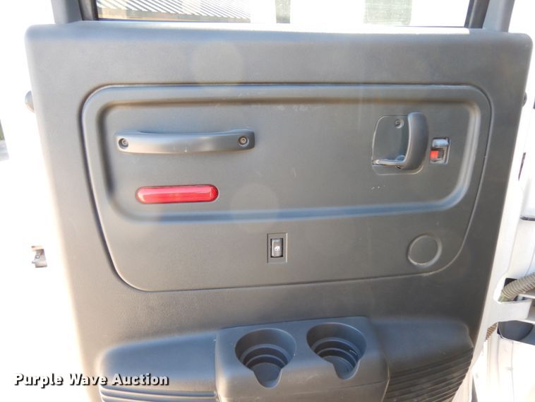 image for item DJ8109 2008 GMC C4500  Crew Cab flatbed truck