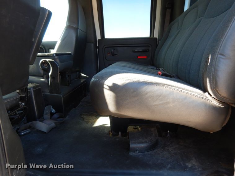 image for item DJ8109 2008 GMC C4500  Crew Cab flatbed truck