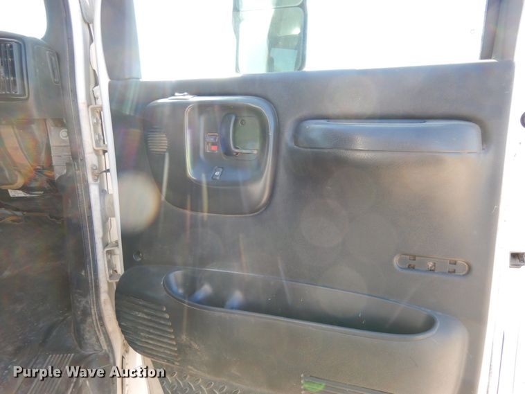 image for item DJ8109 2008 GMC C4500  Crew Cab flatbed truck