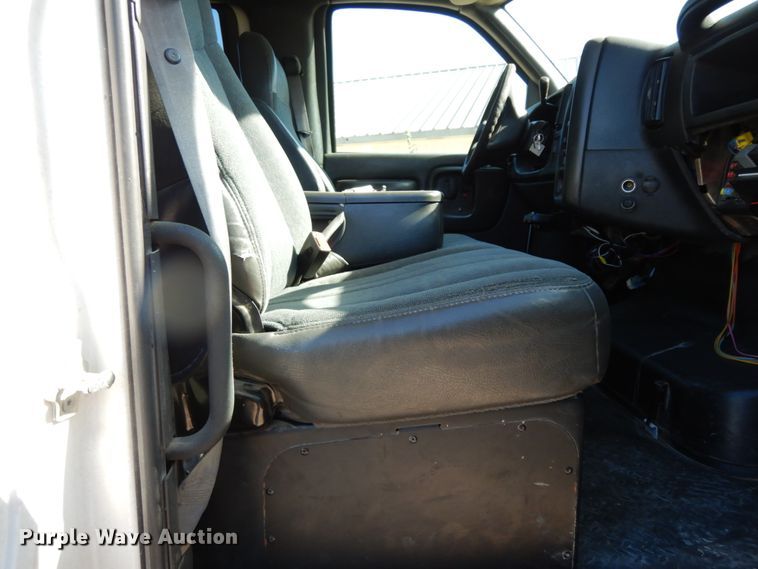 image for item DJ8109 2008 GMC C4500  Crew Cab flatbed truck