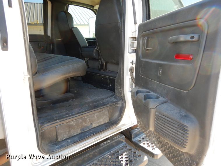 image for item DJ8109 2008 GMC C4500  Crew Cab flatbed truck