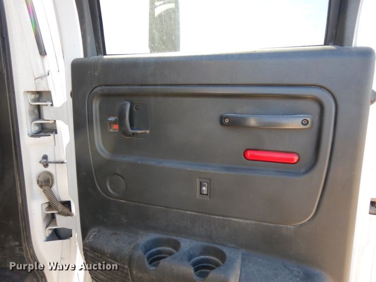 image for item DJ8109 2008 GMC C4500  Crew Cab flatbed truck