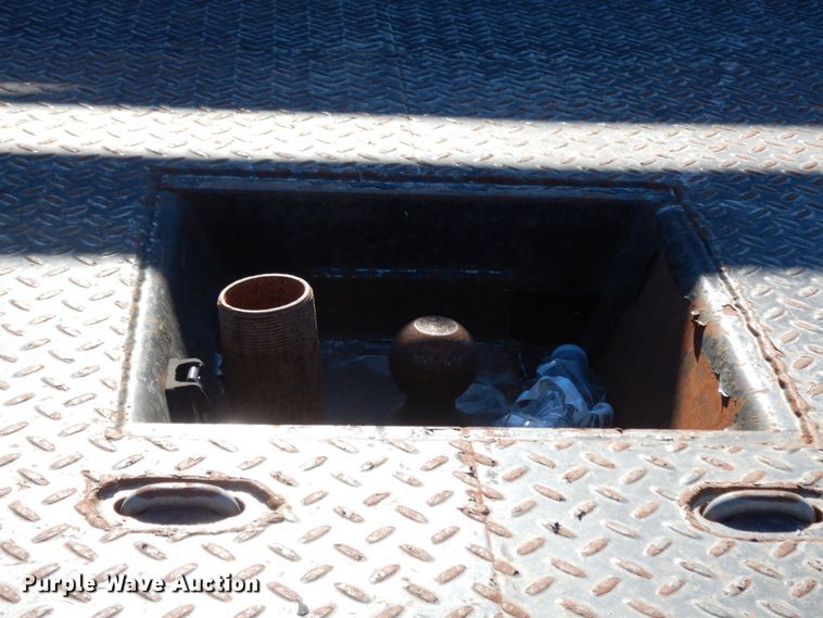 image for item DJ8109 2008 GMC C4500  Crew Cab flatbed truck