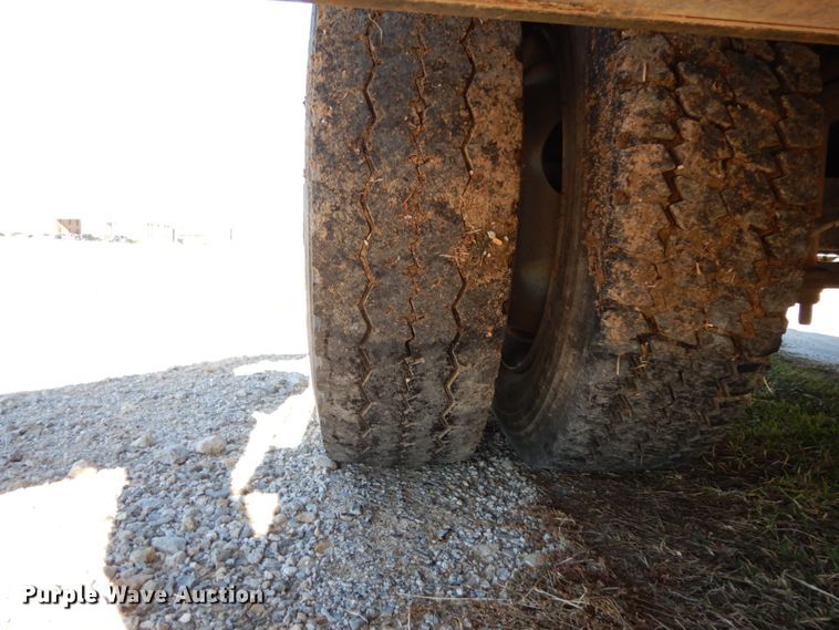 image for item DJ8109 2008 GMC C4500  Crew Cab flatbed truck