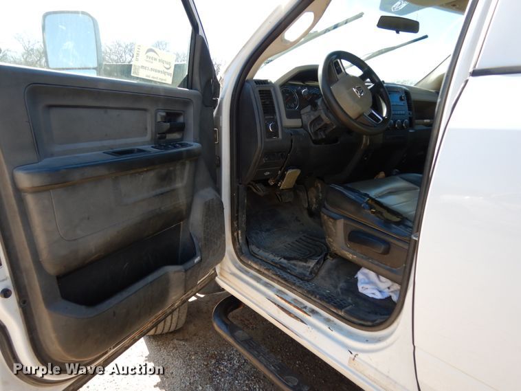 image for item DJ8117 2011 Dodge Ram 5500HD  flatbed truck