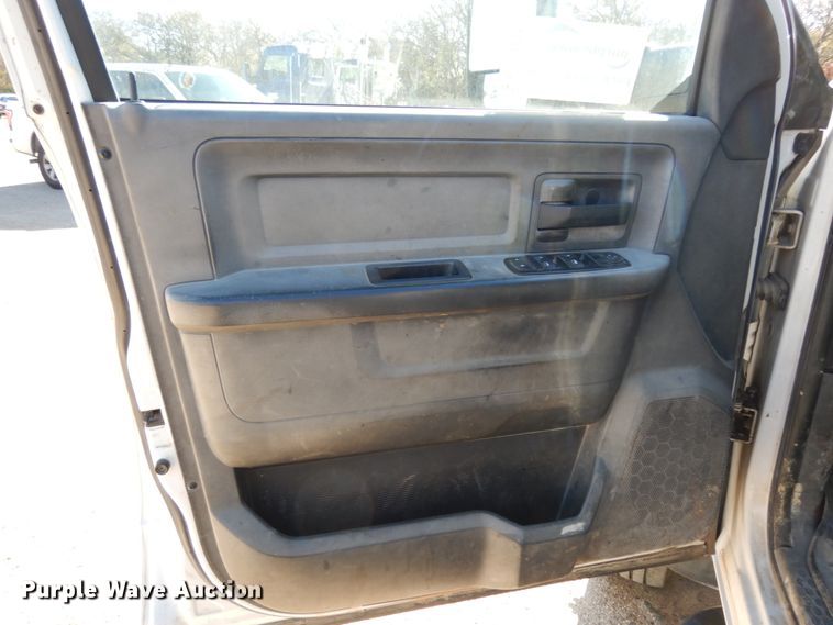 image for item DJ8117 2011 Dodge Ram 5500HD  flatbed truck