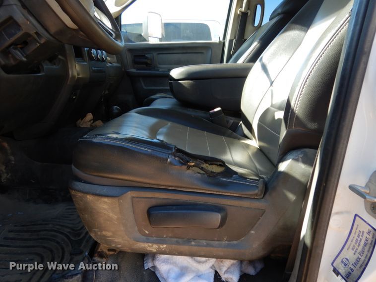 image for item DJ8117 2011 Dodge Ram 5500HD  flatbed truck