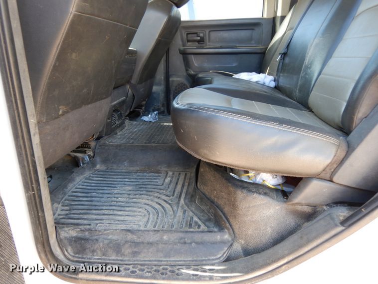 image for item DJ8117 2011 Dodge Ram 5500HD  flatbed truck