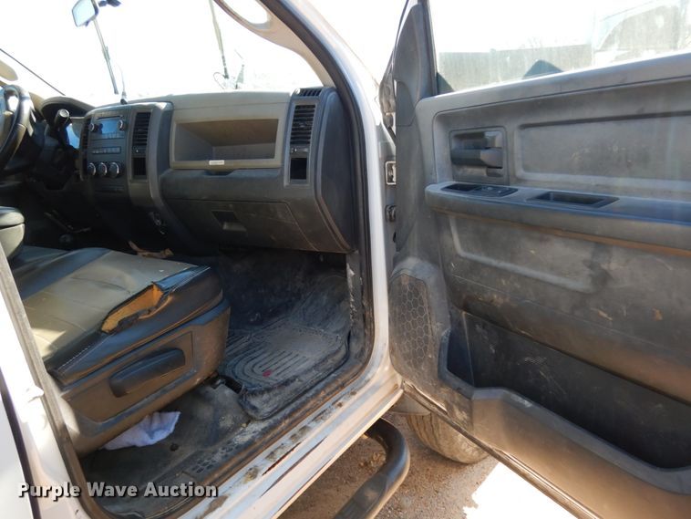 image for item DJ8117 2011 Dodge Ram 5500HD  flatbed truck