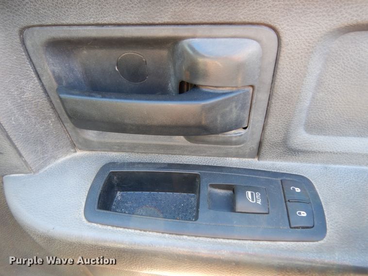 image for item DJ8117 2011 Dodge Ram 5500HD  flatbed truck