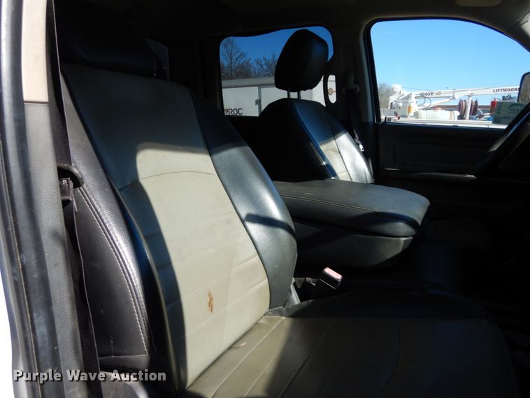 image for item DJ8117 2011 Dodge Ram 5500HD  flatbed truck