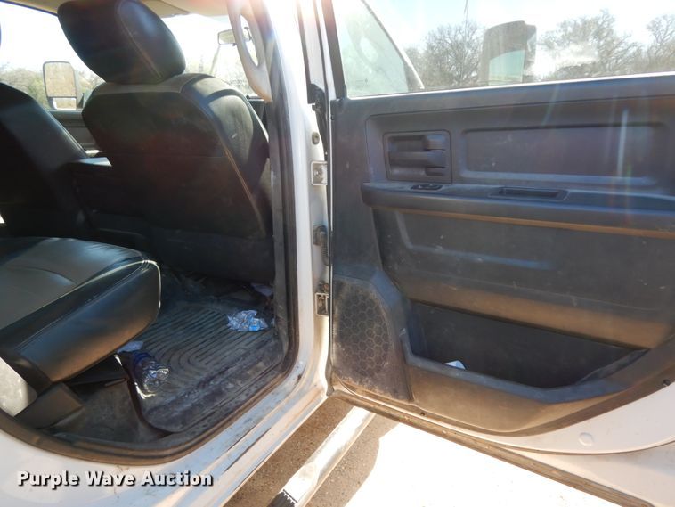 image for item DJ8117 2011 Dodge Ram 5500HD  flatbed truck