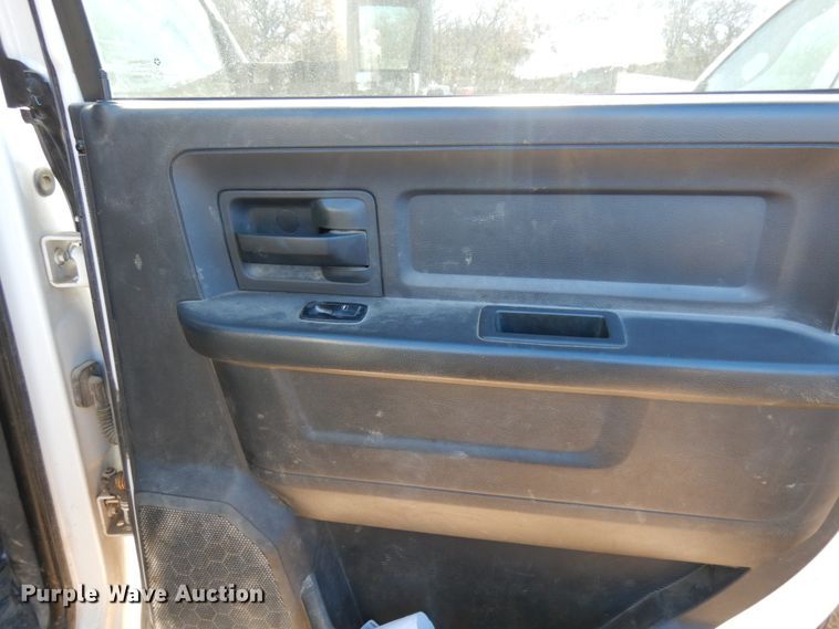 image for item DJ8117 2011 Dodge Ram 5500HD  flatbed truck