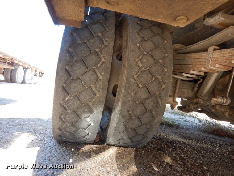 image for item DJ8117 2011 Dodge Ram 5500HD  flatbed truck