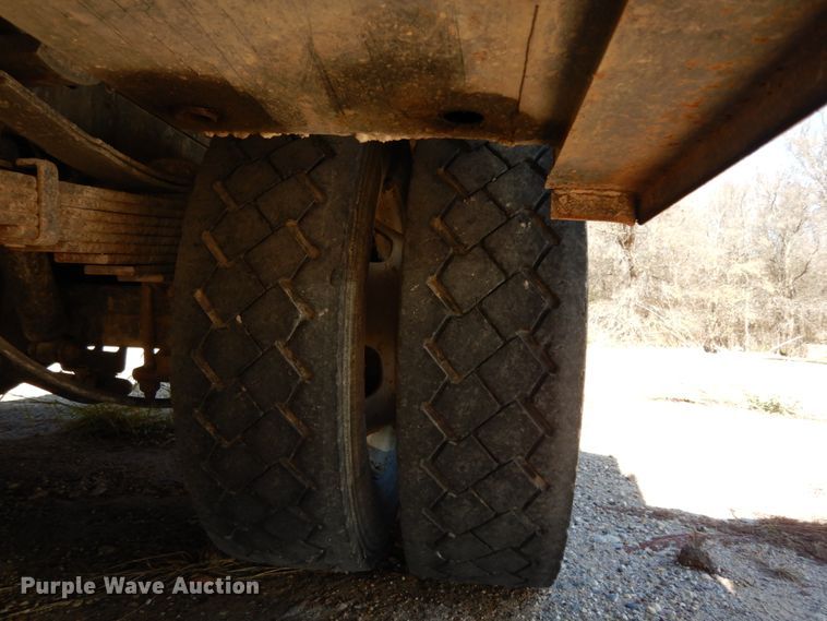 image for item DJ8117 2011 Dodge Ram 5500HD  flatbed truck