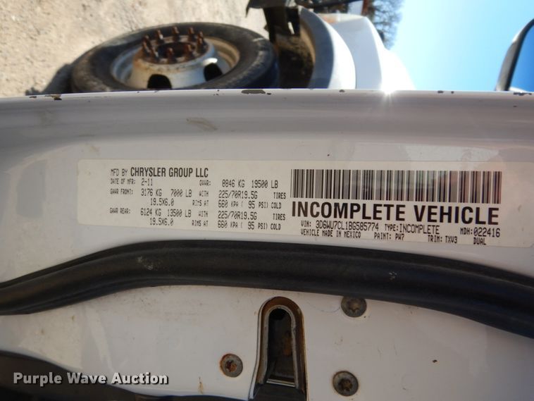 image for item DJ8117 2011 Dodge Ram 5500HD  flatbed truck