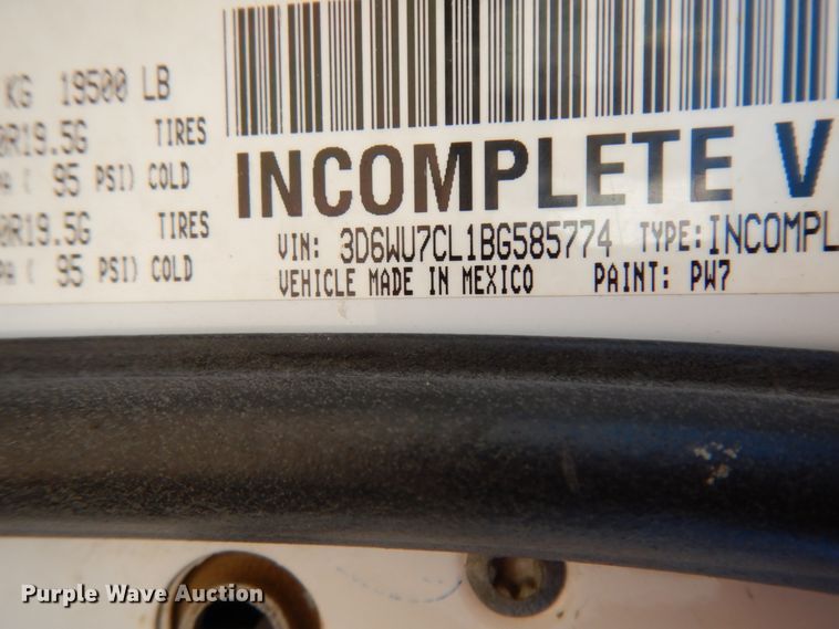 image for item DJ8117 2011 Dodge Ram 5500HD  flatbed truck