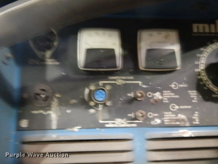 image for item DL2551 Miller Deltaweld 650 welder