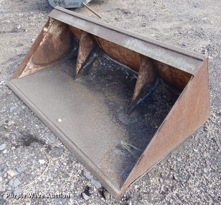 image for item DL2568 70"W skid steer bucket