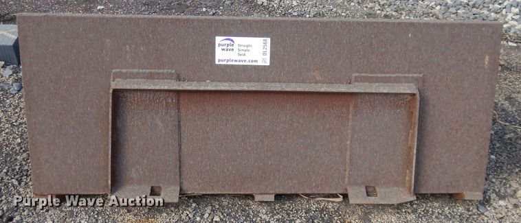 image for item DL2568 70"W skid steer bucket